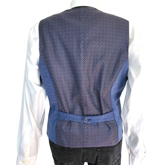 NWT RW&CO Vest - Picture 3 of 8